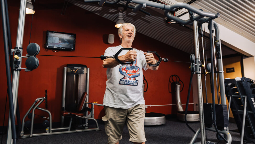 The Advantages of Lifting Weights as we get Older