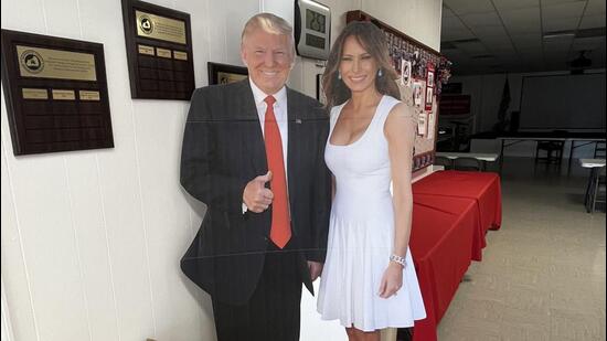 At the Republican Party headquarters, Trump and Melania occupy the pride of the place.  (HT)