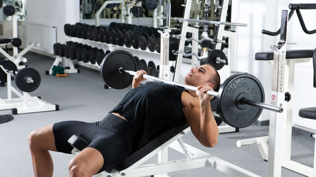 Methods to Bench Press: Strategies & Advantages