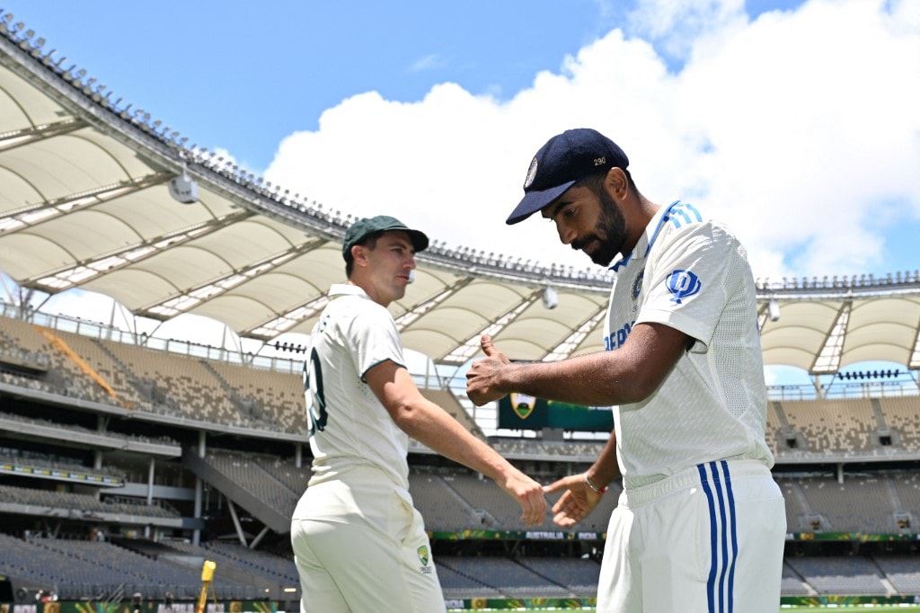 2dv31gi8 bumrah and pat cummins