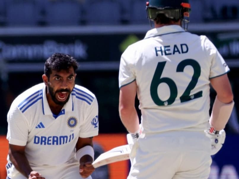 921ir64g jasprit bumrah travis head