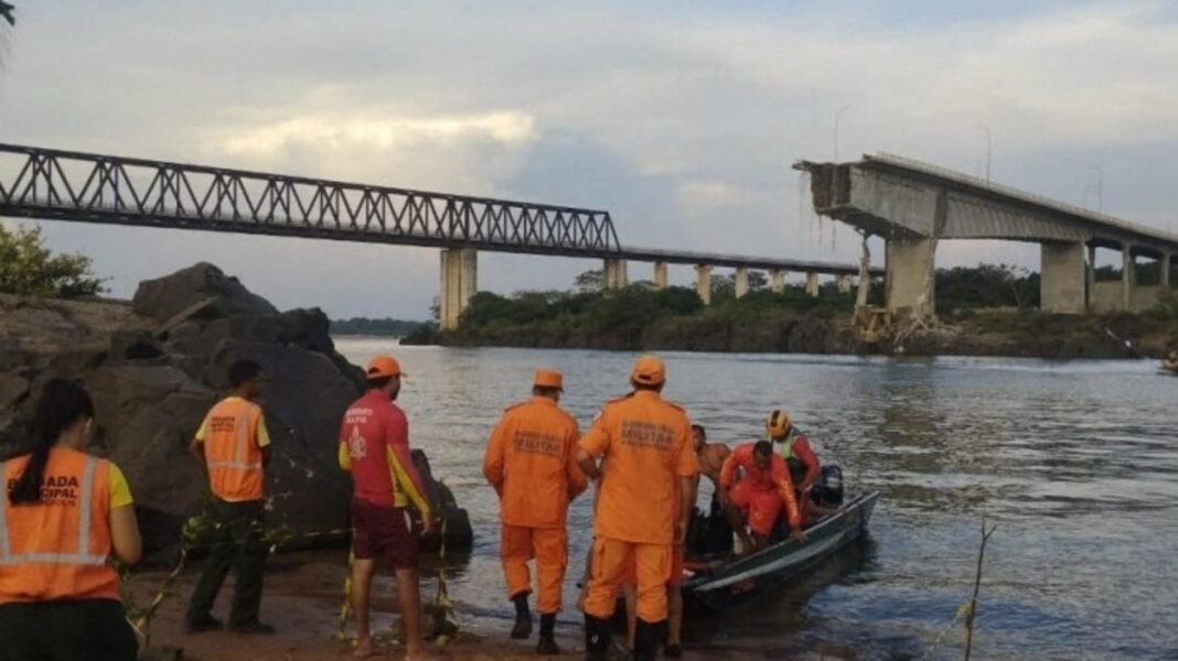 At least 1 killed as bridge collapses in Brazil, spilling sulfuric acid into river | World News