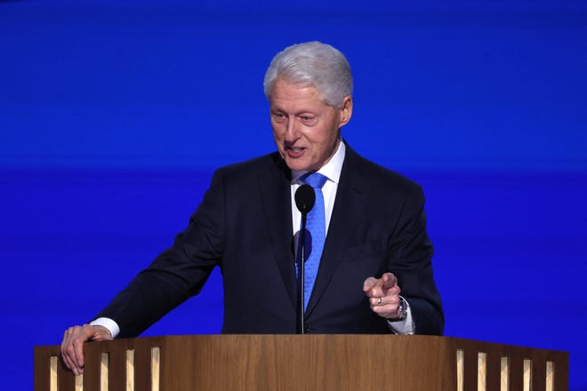 Former U.S. President Bill Clinton speaks on Day 3 of the Democratic National Convention (DNC) at the United Center, in Chicago, Illinois, U.S., August 21, 2024. REUTERS/Mike Segar