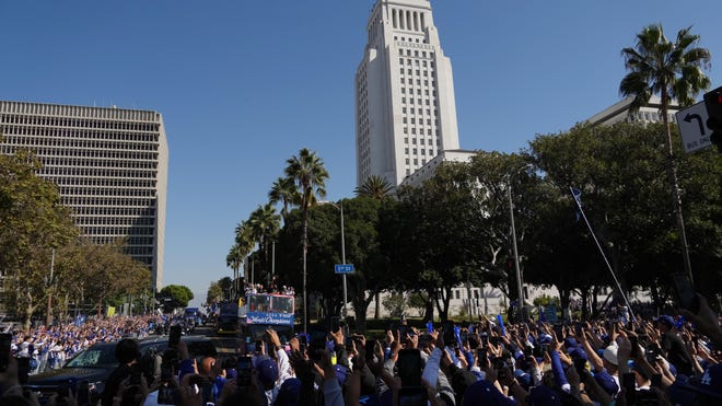 Los Angeles deputy mayor linked to City Hall bomb threat