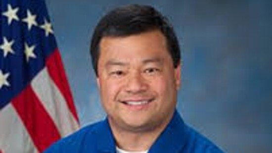 Leroy Chiao describes close call with unidentified metallic objects while flying near Houston.(NASA)